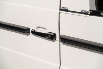 2B-048-Custom-Mercedes-GWagon-PolarWhite-070800