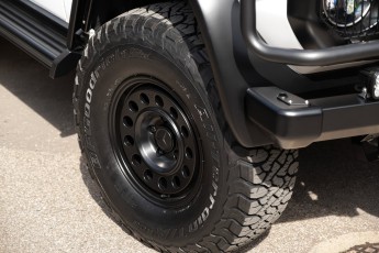 2B-054-Custom-Mercedes-GWagon-PolarWhite-070800