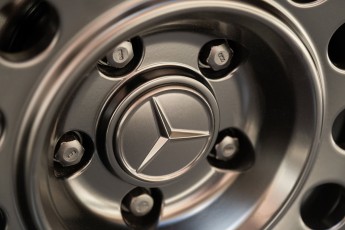 2B-057-Custom-Mercedes-GWagon-PolarWhite-070800