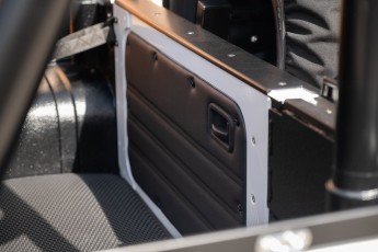 2B-067-Custom-Mercedes-GWagon-PolarWhite-070800