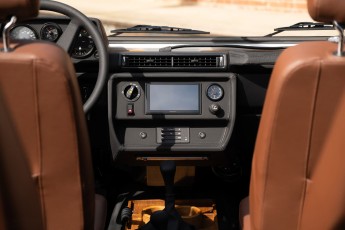 2B-074-Custom-Mercedes-GWagon-PolarWhite-070800