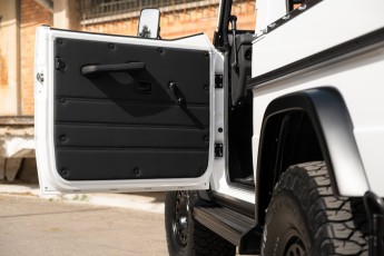 2B-077-Custom-Mercedes-GWagon-PolarWhite-070800