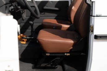 2B-083-Custom-Mercedes-GWagon-PolarWhite-070800
