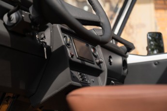 2B-085-Custom-Mercedes-GWagon-PolarWhite-070800
