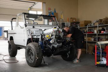 3-026-Custom-Mercedes-GWagon-PolarWhite-070800