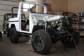3-040-Custom-Mercedes-GWagon-PolarWhite-070800