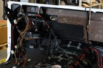 3-047-Custom-Mercedes-GWagon-PolarWhite-070800