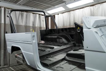 3-070-Custom-Mercedes-GWagon-PolarWhite-070800
