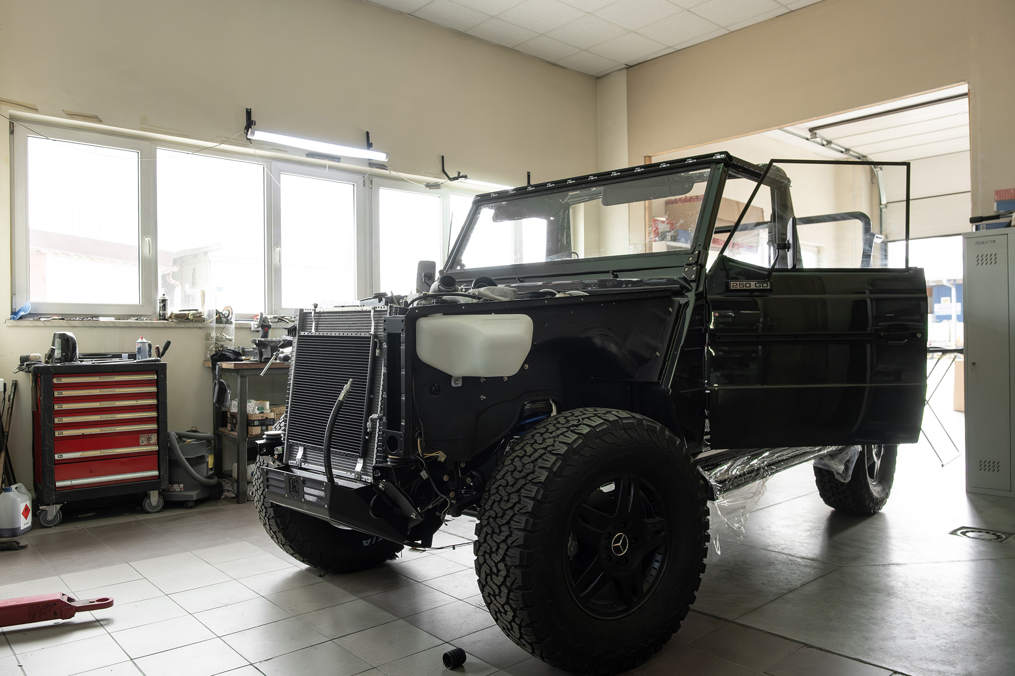 Long Wheelbase 250GD